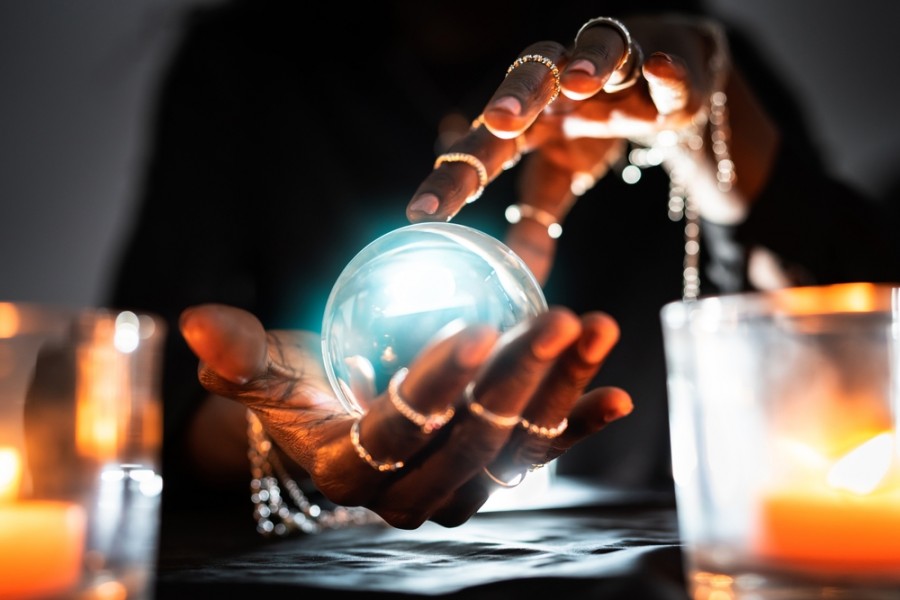 La boule de cristal peut-elle réellement donner des réponses précises aux questions oui/non ?