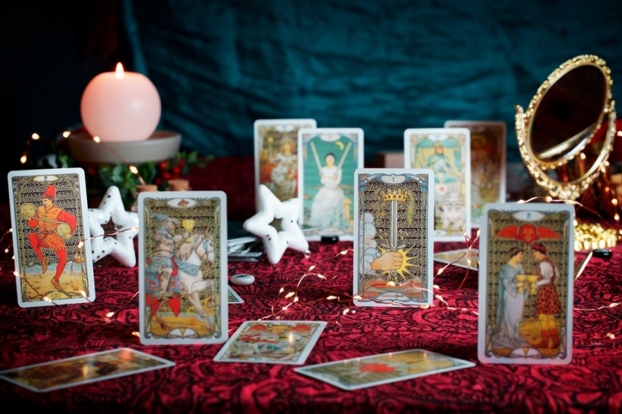 Le pape dans le tarot de Marseille : quelles sont les influences qu'il peut apporter ? 