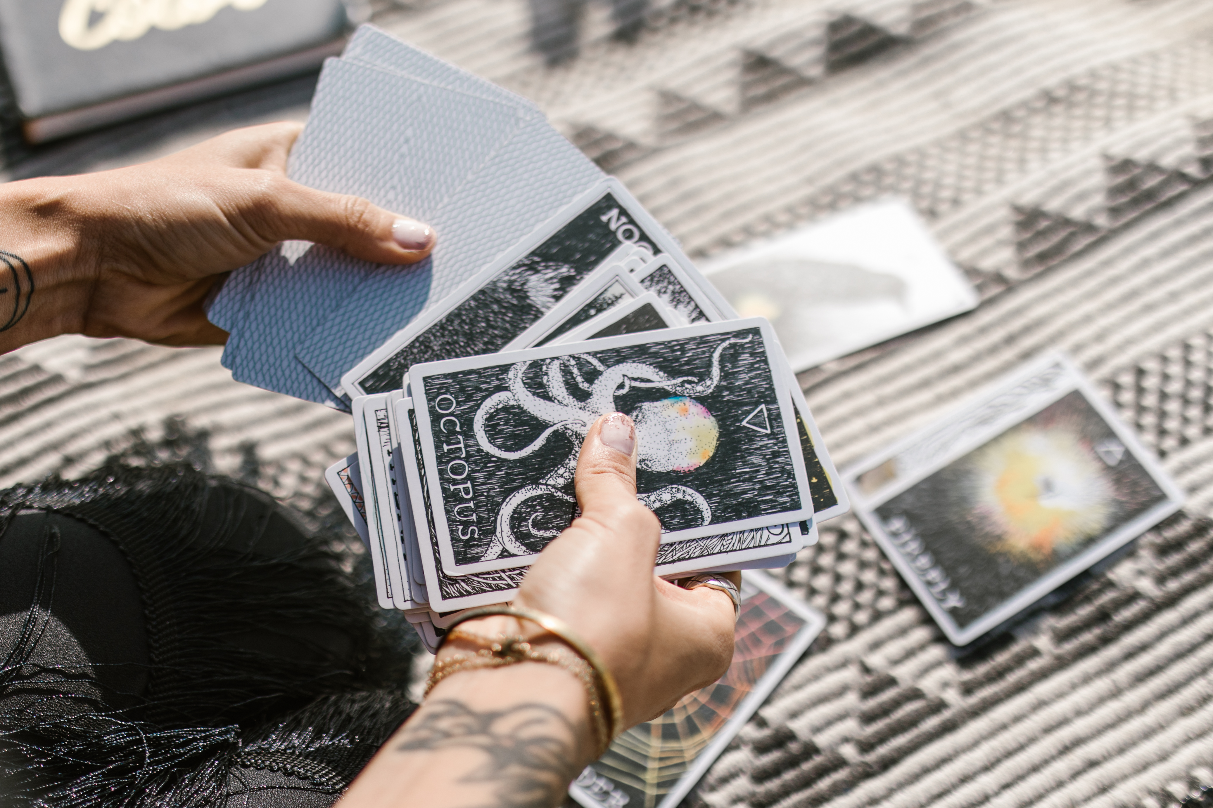 Tarot travail oui non : quelles questions poser ?