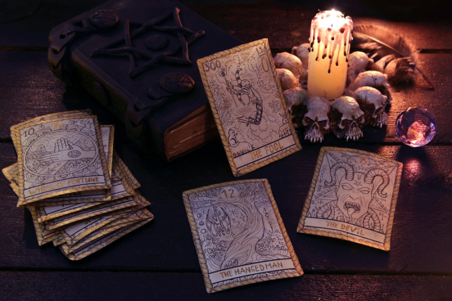Quelles sont les associations de cartes qui représentent la chance ou la malchance dans le jeu de 32 cartes ? Quelles sont les associations de cartes qui représentent la chance ou la malchance dans le jeu de 32 cartes ?
