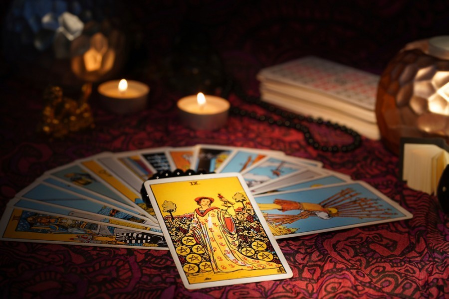 Quels sont les différents types de cartes présentes dans le tarot ?