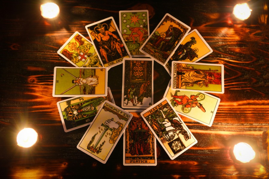 Tirage en croix : comprendre ce classique du tarot !