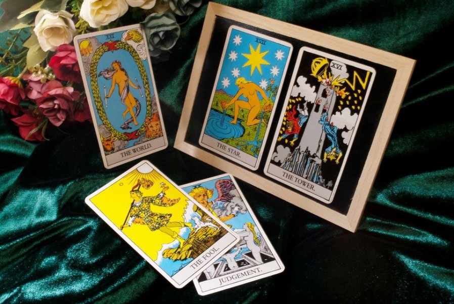 Tirage tarot surprenant : comment ça se fait ?